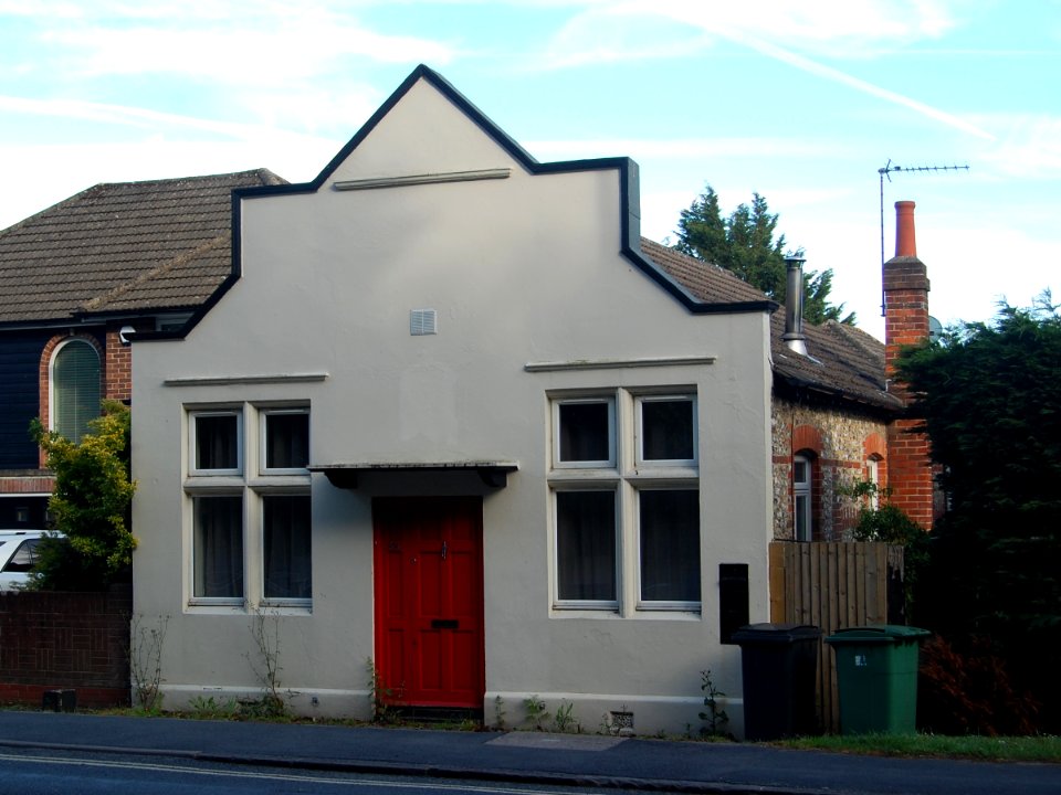 Former Independent Methodist Chapel, London Road, Horndean (May 2019) (4)