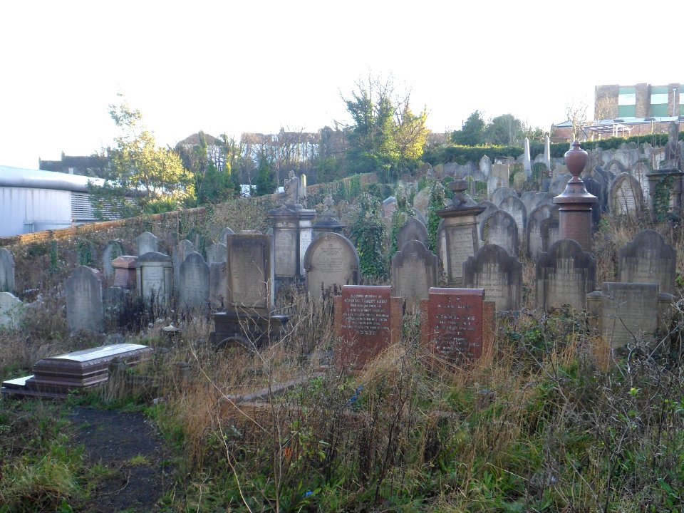 Former Jewish Cemetery, Florence Place, Brighton (December 2013) (1)