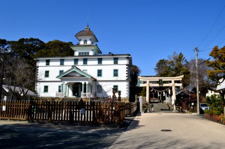 Former Mitsuke School and Omi-kunitama-jinja