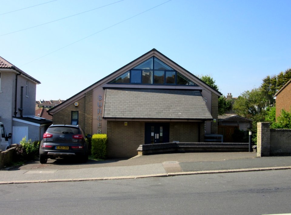 Former Church of the Holy Apostles, Fairlight Road, Ore, Hastings (June 2015) (2)