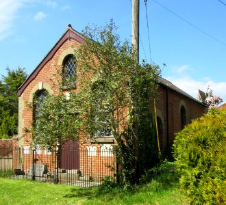 Former Mark's Corner Methodist Chapel, Mark's Corner, Isle of Wight (May 2016) (2)
