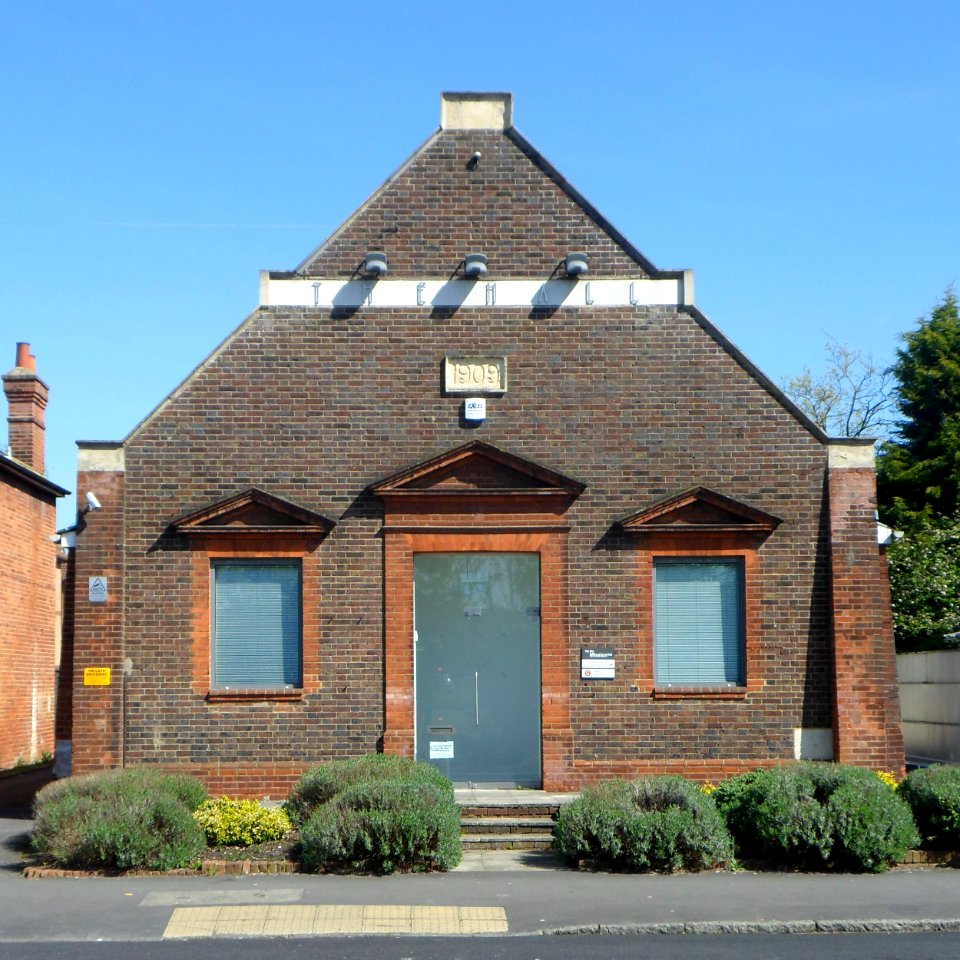 Former Mission Hall, Stoke Road, Bellfields, Guildford (April 2014, from West)