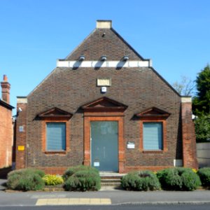 Former Mission Hall, Stoke Road, Bellfields, Guildford (April 2014, from West)