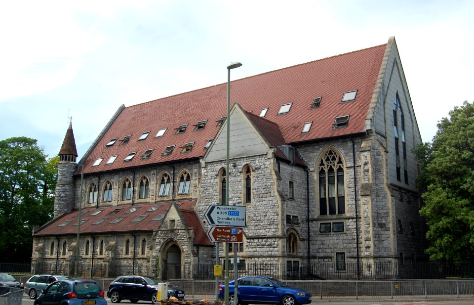 Former Church of the Resurrection, Romsey Road, Eastleigh (NHLE Code 1322701) (June 2019) (6)