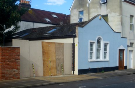 Former Hebron Pentecostal Church, 91 Margate Road, Southsea (August 2017) (2)