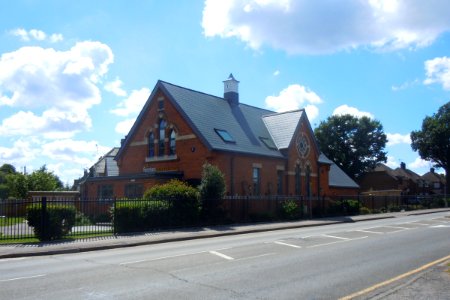 Former Horley Baptist Church, Albert Road, Horley (August 2016) (2)