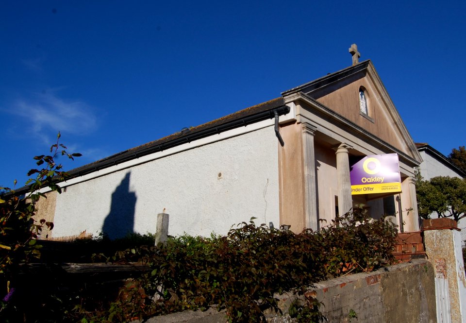 Former Chapel of the Holy Family (Society of St Pius X), Hollingdean Street, Hollingdean (September 2018) (1)