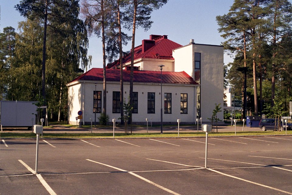 Former hospital building in Peltola, Oulu Aug2008 003
