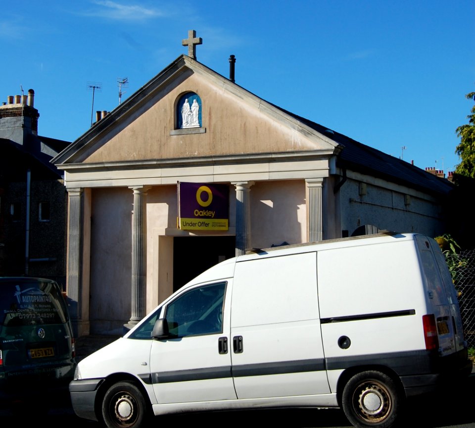 Former Chapel of the Holy Family (Society of St Pius X), Hollingdean Street, Hollingdean (September 2018) (5)
