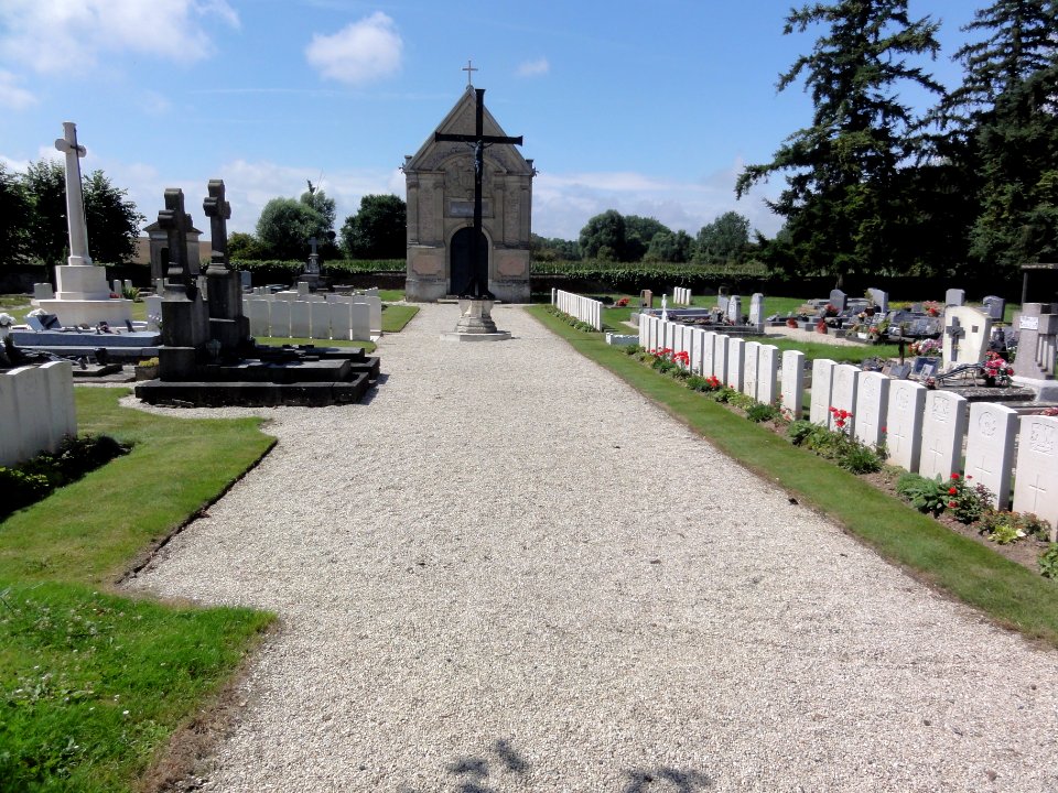 Foreste Communal Cemetery (Aisne) CWGC 02