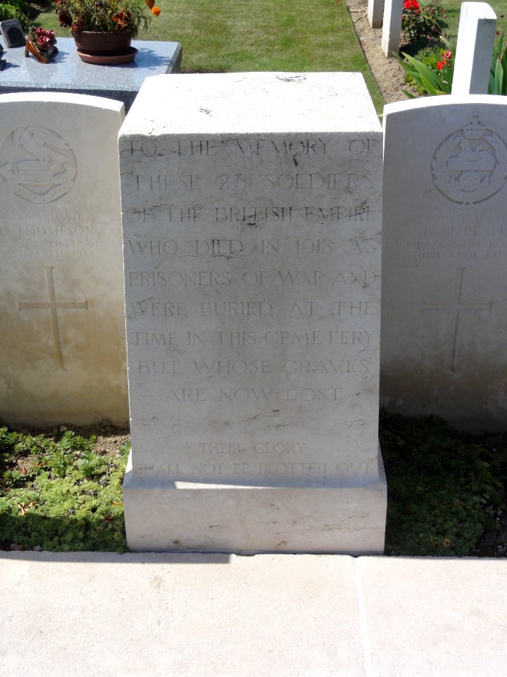 Foreste Communal Cemetery (Aisne) CWGC 01