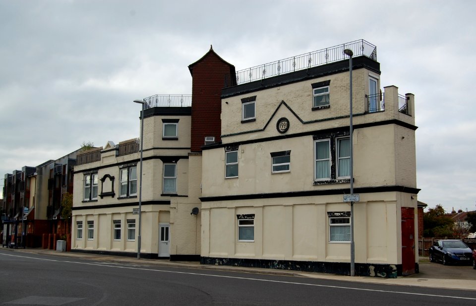 Former Highland Arms pub, Highland Road, Eastney, Portsmouth (October 2017)