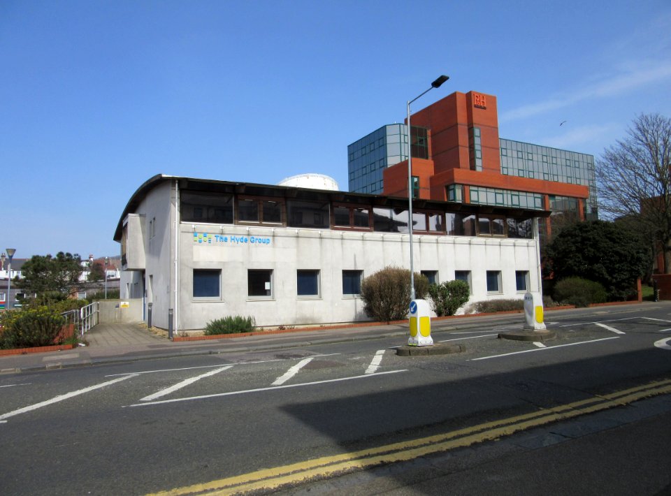 Former Hyde Housing Office, 113–119 Davigdor Road, Hove (April 2016)