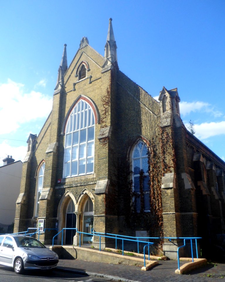 Former United Methodist Chapel, 27 Brougham Road, Southsea (August 2017) (3)