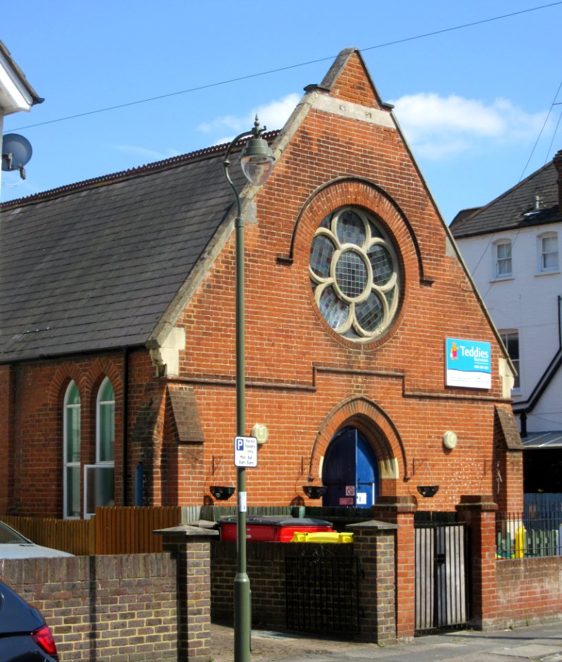 Former Methodist Chapel, Wolsey Road, Esher (June 2015) (2)