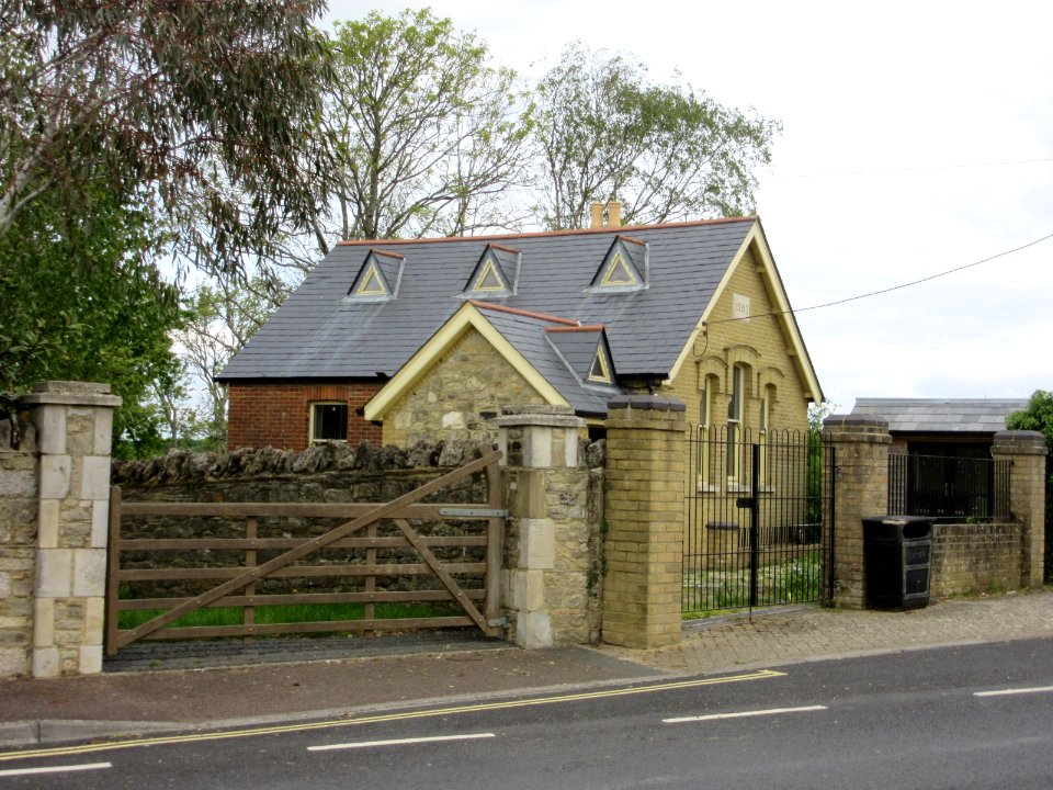 Former Methodist Chapel (originally Sunday School), Havenstreet Main Road, Havenstreet (May 2016) (3)