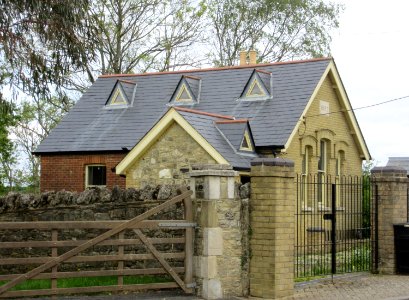 Former Methodist Chapel (originally Sunday School), Havenstreet Main Road, Havenstreet (May 2016) (2)