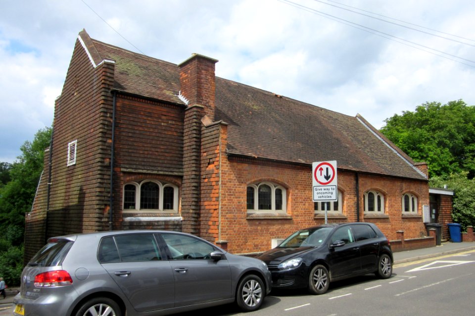 Former Three Counties Church, Kings Road, Haslemere (June 2015) (3)