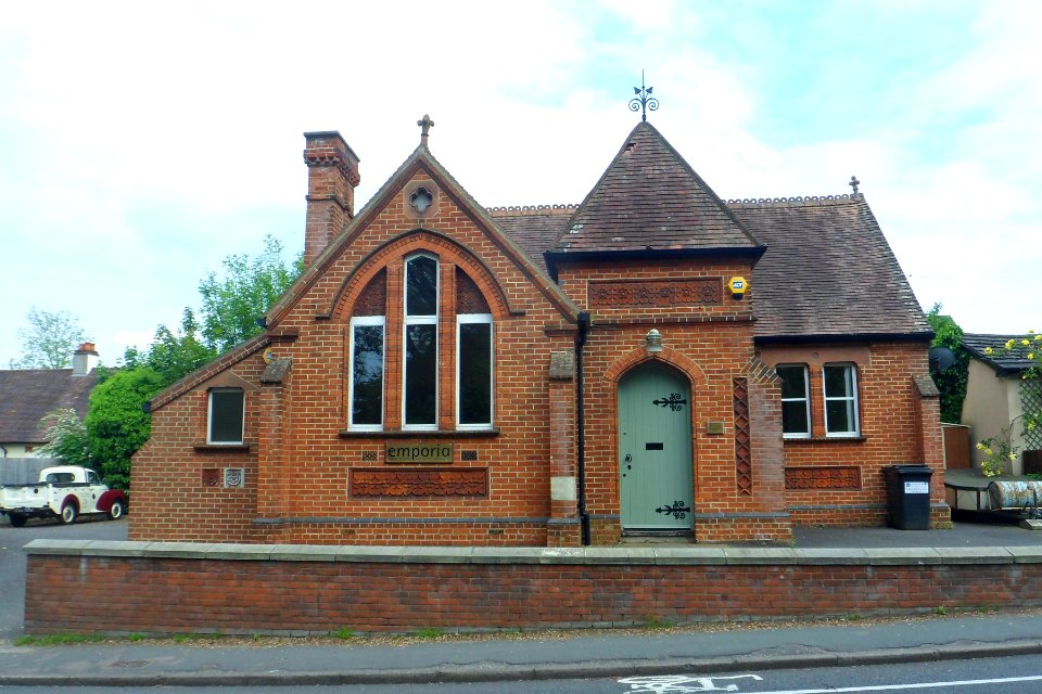 Former Methodist Chapel, London Road, Burpham (May 2014) (3)
