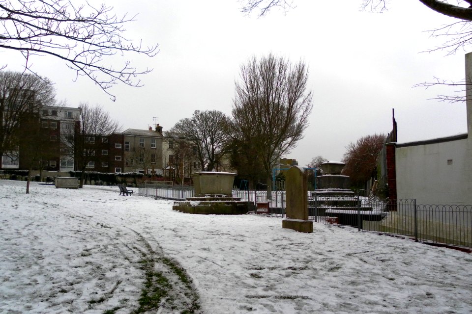 Former Graveyard at St Nicholas' Church, Dyke Road, Brighton (January 2013) (1)