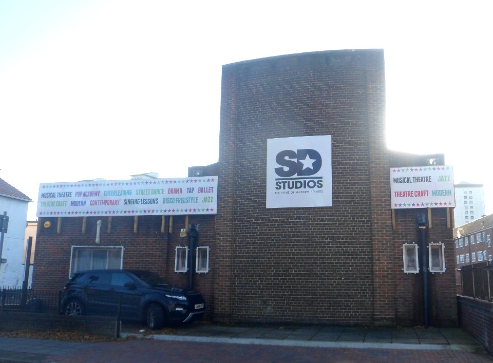 Former Sultan Road Congregational Church, Sultan Road, Landport (November 2017) (1)