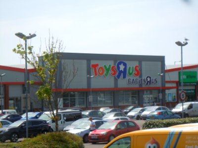 Former Toys R Us Store, Goldstone Retail Park, Old Shoreham Road, Hove (May 2018) (1)