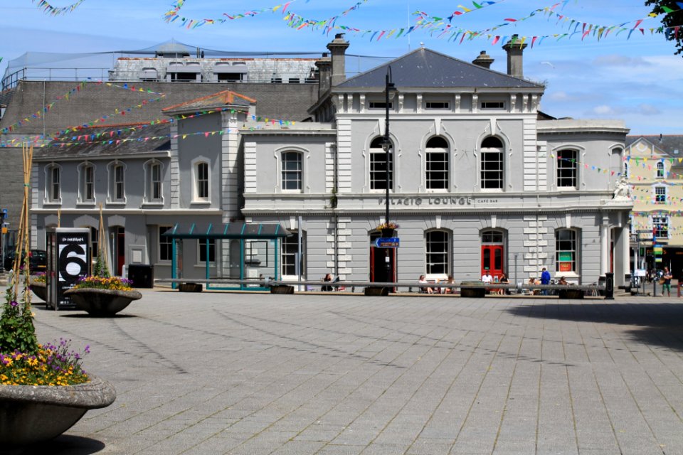 Former Town Hall And Attached Former Fire Station