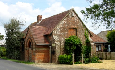 Former St Matthew's Mission Church, Ashey Road, Ashey (May 2016) (3)