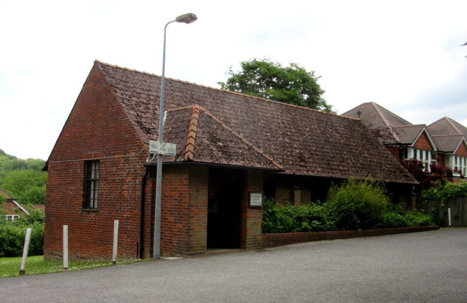 Former St Michael's Church, Linchmere Road, Hammer (June 2015) (2)