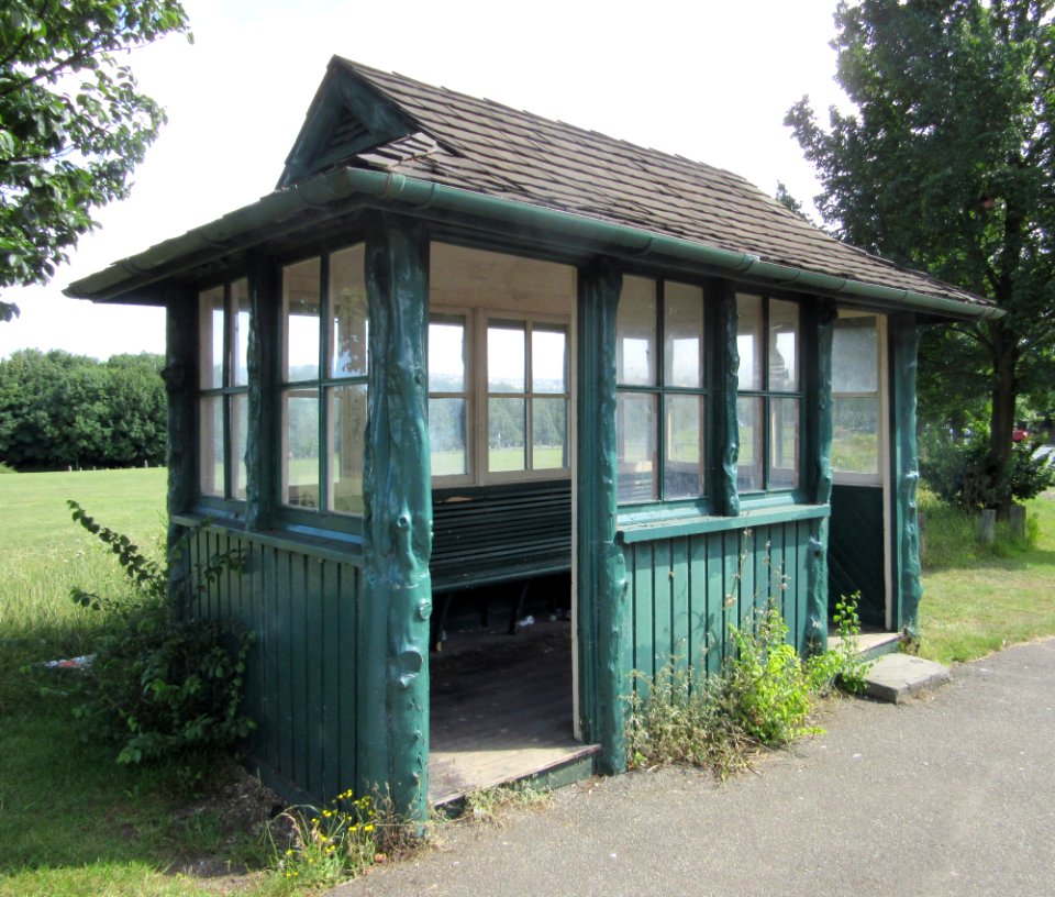 Former Tram Shelter at Ditchling Road-Surrenden Road junction, Brighton (NHLE Code 1380441) (July 2015) (2)