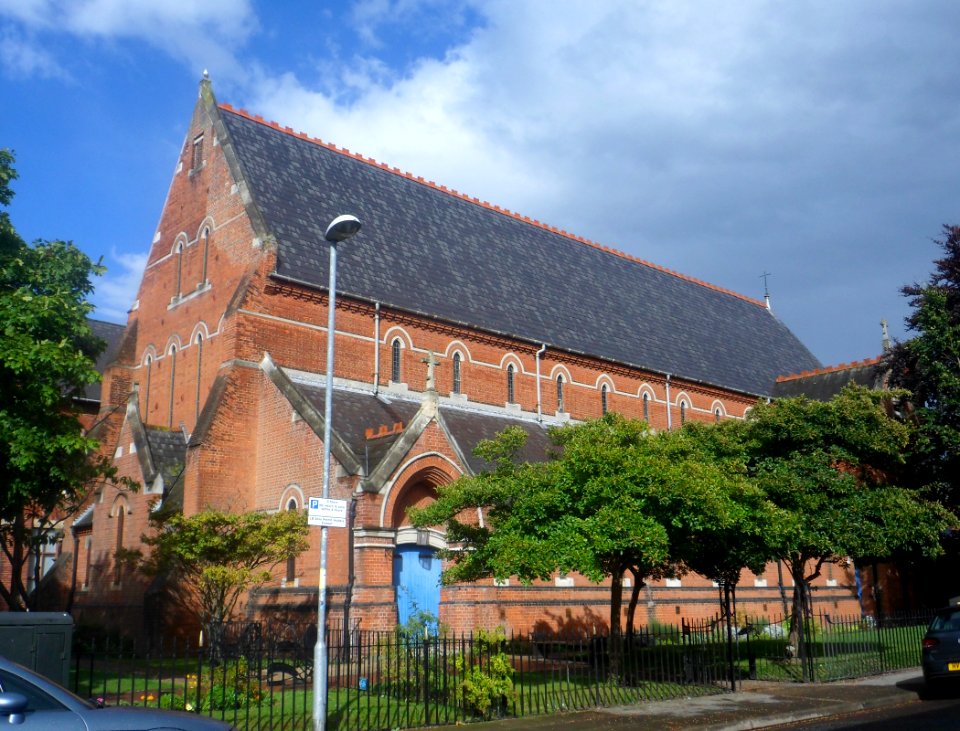 Former St Peter's Church (now Kings Church), Somers Road, Southsea (NHLE Code 1400154) (August 2017) (5)