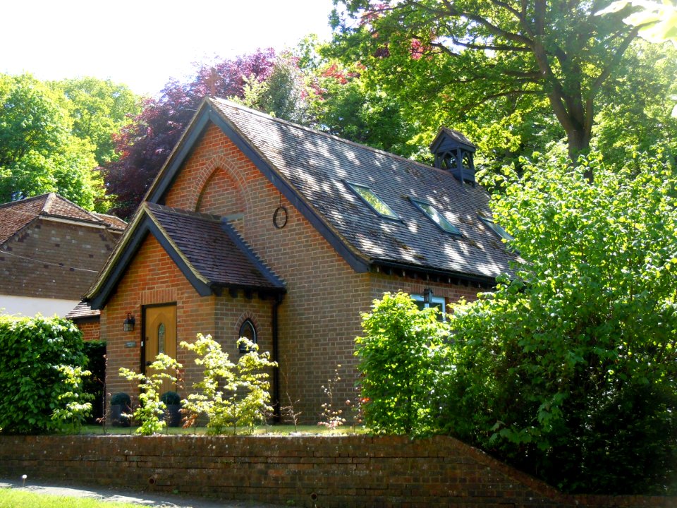Former St Timothy's Church, Sandrock Hill Road, Boundstone, Farnham (May 2015) (3)