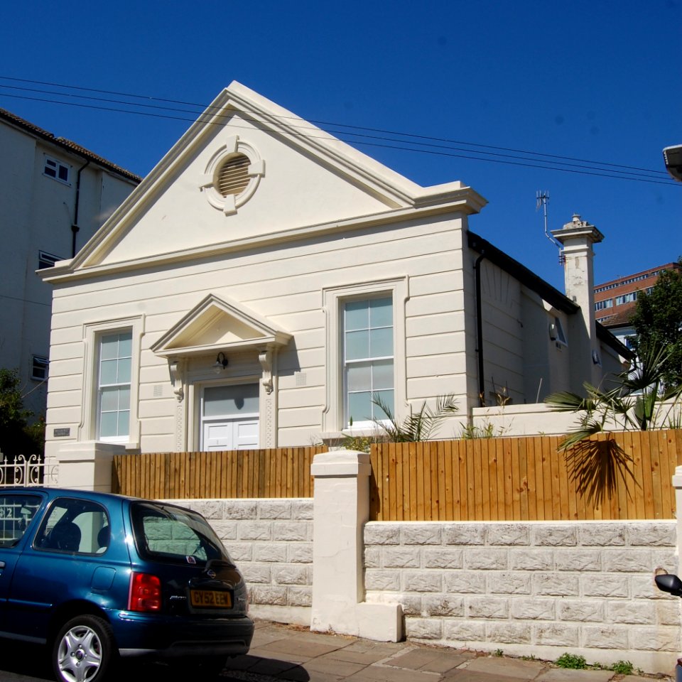 Former St Wilfrid's Mission Church, Stockleigh Road, St Leonards-on-Sea (June 2020) (3)