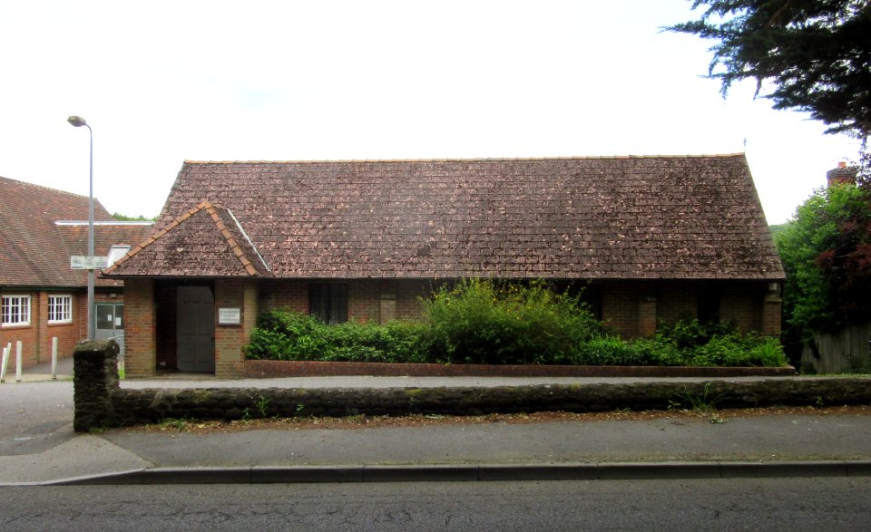 Former St Michael's Church, Linchmere Road, Hammer (June 2015) (3)