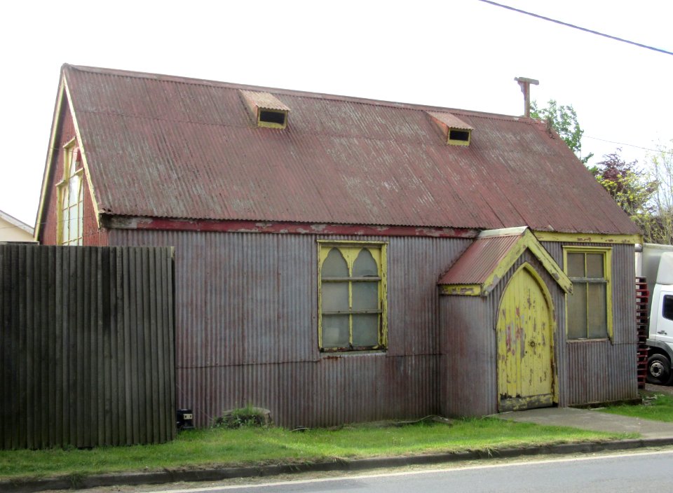 Former St Barnabas' Church, Blackwater Hollow (A3020), Blackwater, Isle of Wight (May 2016) (1)