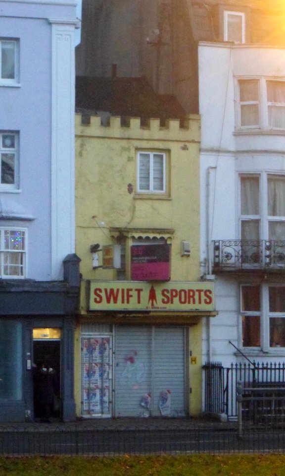 Former Swift Sports shop, 39 Grand Parade, Brighton (December 2017) (3)