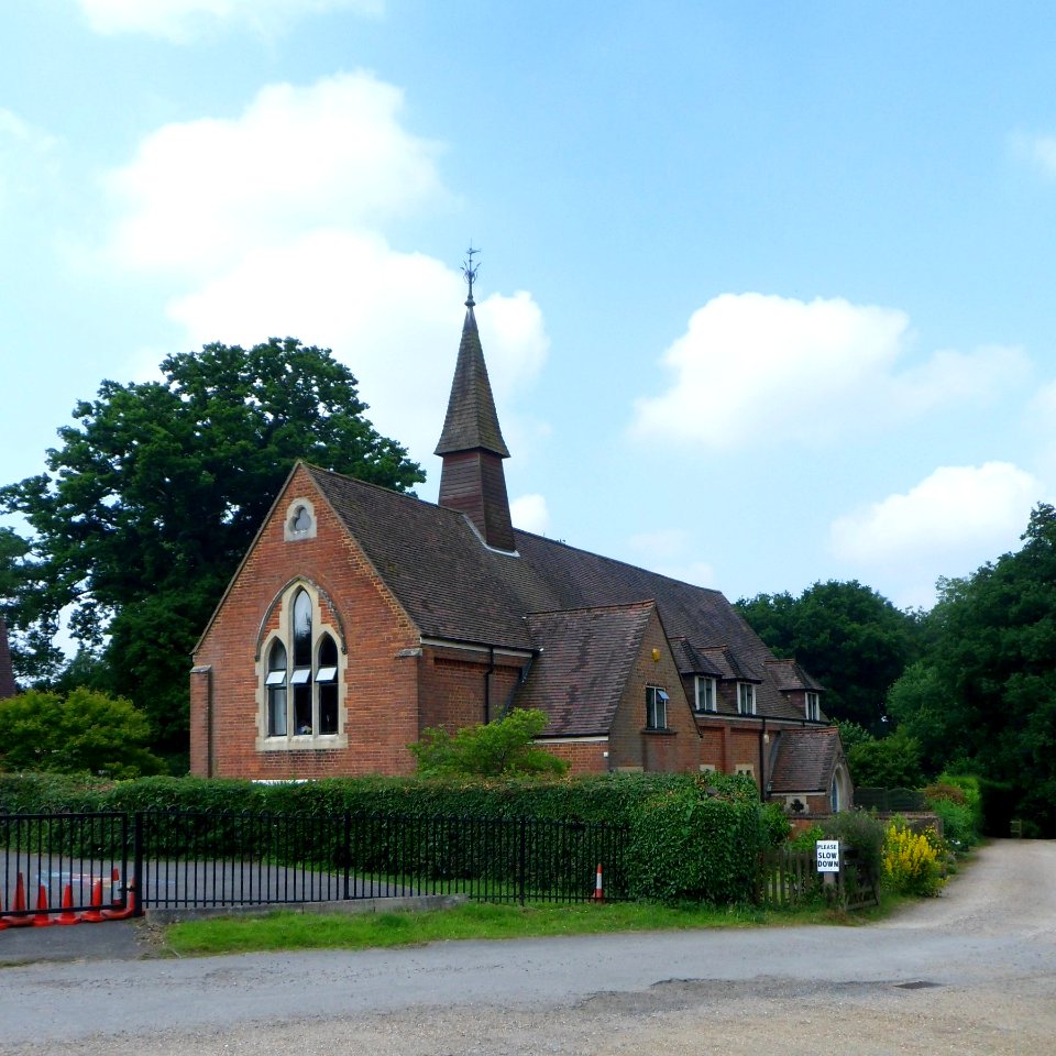Former St John's Church, Stane Street, Ockley (July 2013) (6)