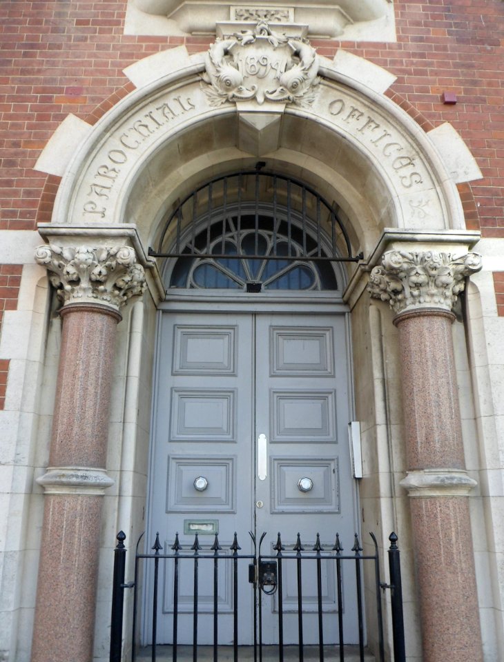 Former Parochial Offices, 15–17 Princes Street, Brighton (NHLE Code 1380776) (August 2013) (Entrance)