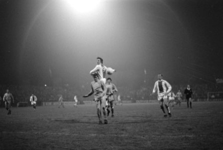 Fortuna Sittard Combinatie tegen Ajax 0-1. Kopbal Cruijff, Bestanddeelnr 922-0377