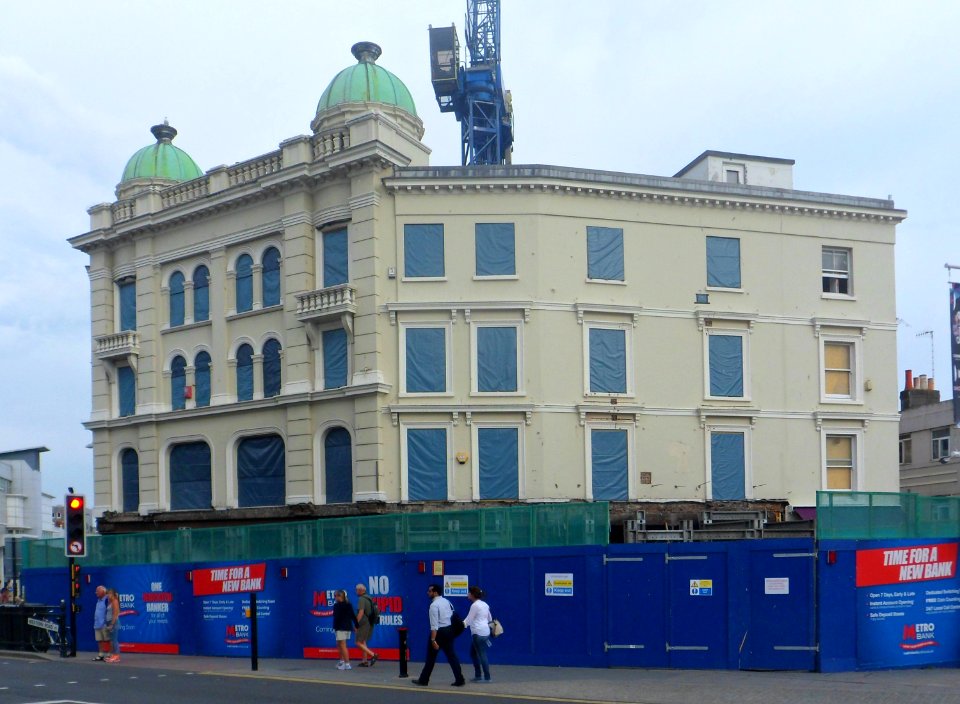 Former Sopers Drapery Building at 82 North Street (corner of Western Road), Brighton (July 2014) (3)