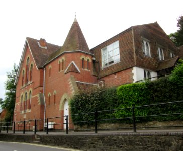 Former United Reformed Church, Lower Street, Haslemere (June 2015) (1)