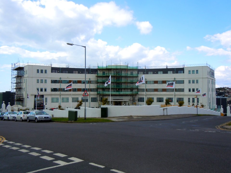 Former Ocean Hotel (now Grand Ocean Apartments), Longridge Avenue, Saltdean (NHLE Code 1381688) (August 2014) (1)