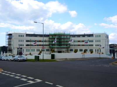 Former Ocean Hotel (now Grand Ocean Apartments), Longridge Avenue, Saltdean (NHLE Code 1381688) (August 2014) (1)