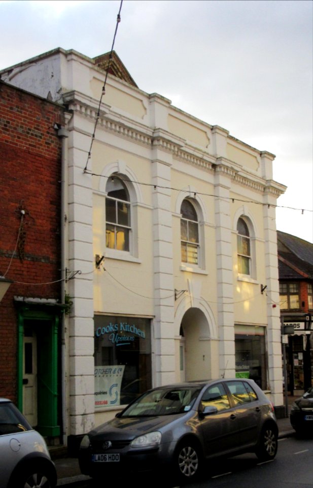 Former Node Hill Congregational Chapel, St James Street, Newport, Isle of Wight (May 2016) (1)