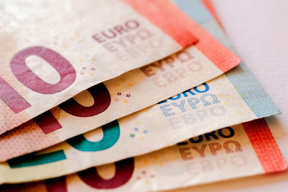 Currency cash financial