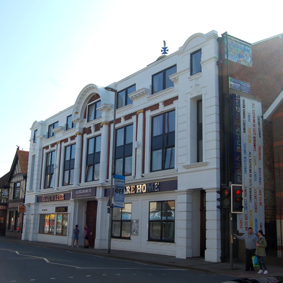 Former Oddfellows Hall, 139–147 Kingston Road, Buckland, Portsmouth (March 2019) (2)