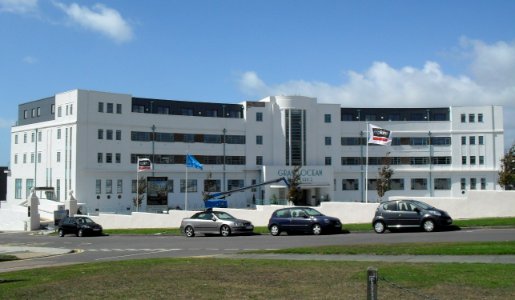 Former Ocean Hotel (now Grand Ocean Apartments), Longridge Avenue, Saltdean (NHLE Code 1381688) (August 2010) (3)