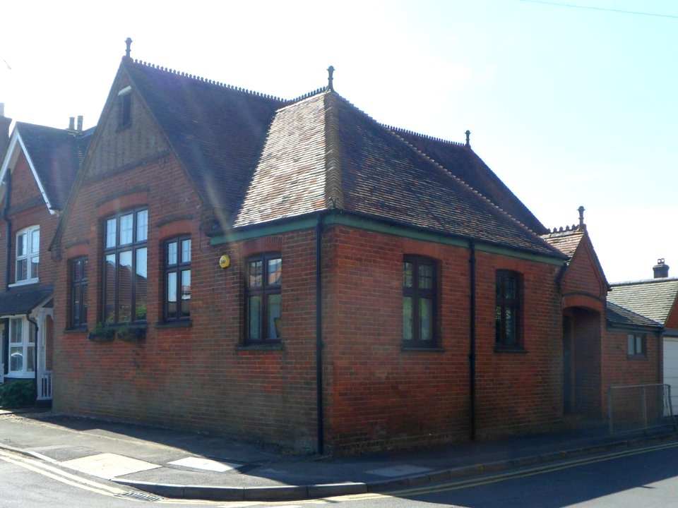 Former Victoria Hall (Brethren), Victoria Road, Cranleigh (May 2014) (1)