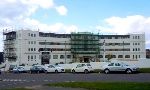 Former Ocean Hotel (now Grand Ocean Apartments), Longridge Avenue, Saltdean (NHLE Code 1381688) (August 2014) (3)