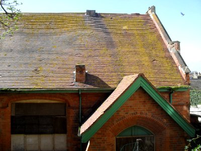Former Railway Mission Hall, Portland Steps, Hastings (April 2010) (1)